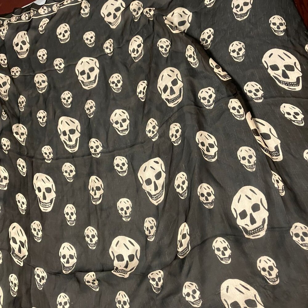 Alexander Mcqueen Classic silk skull scarf